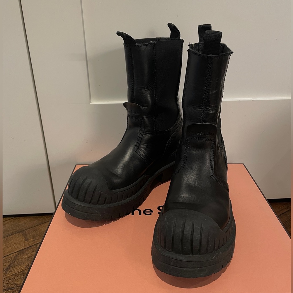 Acne Studio Black Leather Lug Sole Chelsea Boots Black IT38